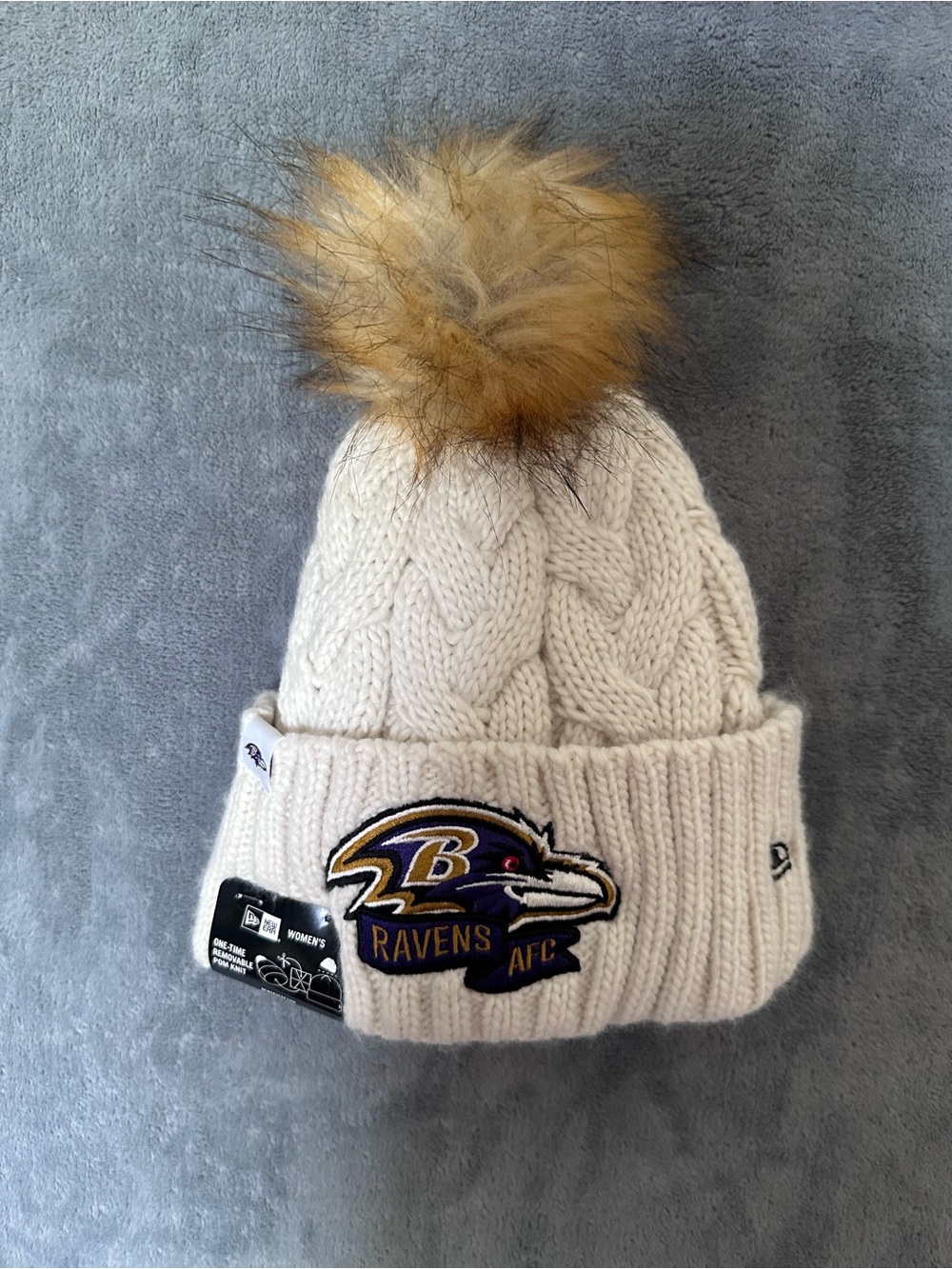 New Era Cream Cable Knit Pom Beanie with Ravens Logo nwt